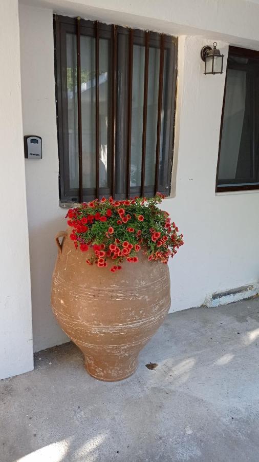 Villatzer - Traditional House With Fireplace And Garden Tzermiadon Экстерьер фото